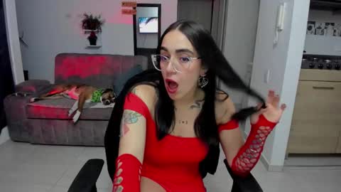 Snapshot of samismith77 chatting on 11-26-25, 12:00 SARA online show from 11-26-25, 12:00