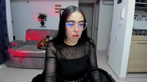 Snapshot of samismith77 chatting on 11-29-25, 09:56 SARA online show from 11-29-25, 09:56