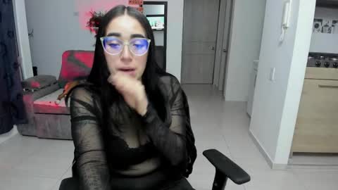 Snapshot of samismith77 chatting on 12-05-25, 12:19 SARA online show from 12-05-25, 12:19