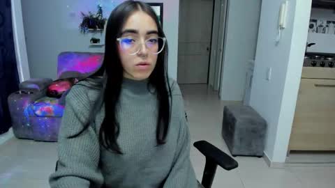 Snapshot of samismith77 chatting on 03-27-26, 11:04 SARA online show from 03-27-26, 11:04