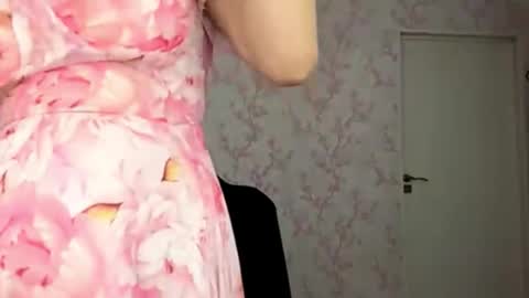 Snapshot of sammiesilvis chatting on 03-15-26, 10:21 Elina online show from 03-15-26, 10:21