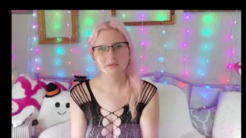 Snapshot of sammiesin13 chatting on 07-06-26, 12:57 Samantha online show from 07-06-26, 12:57