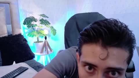 Snapshot of sammy_and_ithan chatting on 05-16-26, 11:31 Sammy and Ithan online show from 05-16-26, 11:31