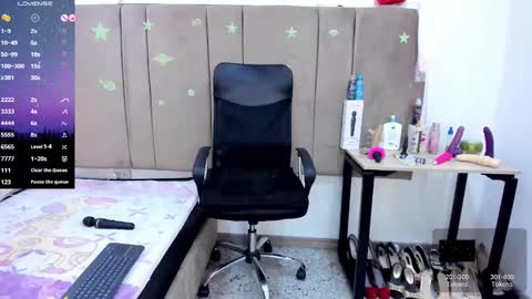Snapshot of sammy_mature_ chatting on 12-29-24, 12:23 Sammy online show from 12-29-24, 12:23