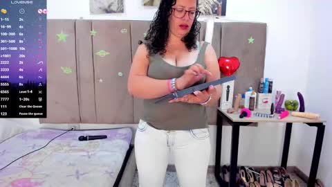 Snapshot of sammy_mature_ chatting on 01-25-25, 02:26 Sammy online show from 01-25-25, 02:26