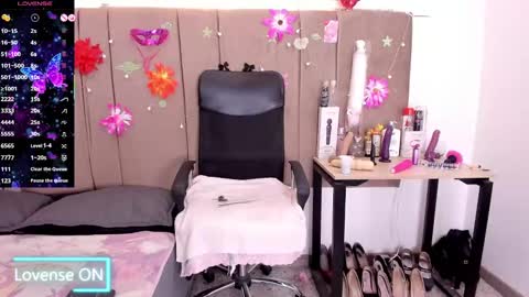Snapshot of sammy_mature_ chatting on 09-18-25, 09:17 Sammy online show from 09-18-25, 09:17