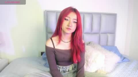 Snapshot of sammy_roseee chatting on 05-24-26, 08:25 Sammy Rose online show from 05-24-26, 08:25