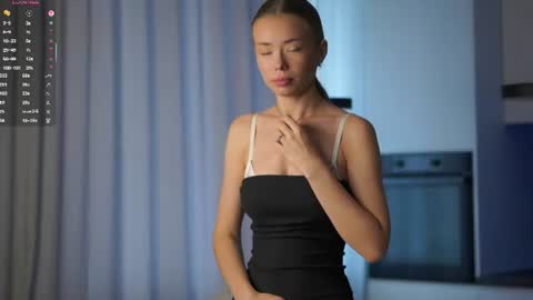 Vivienne online show from 07-14-26, 01:08