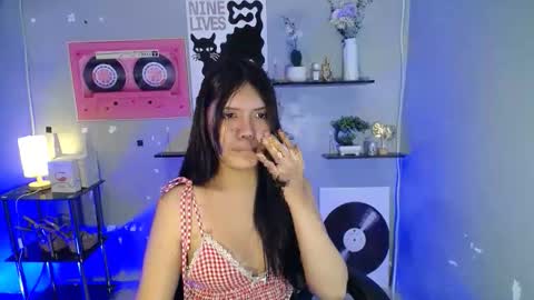 Snapshot of sampaguita_pinayxx chatting on 05-08-26, 06:02 SOFIA online show from 05-08-26, 06:02