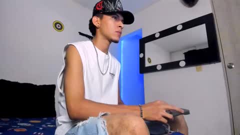 Snapshot of samuel_suarez chatting on 03-22-26, 04:38 online show from 03-22-26, 04:38