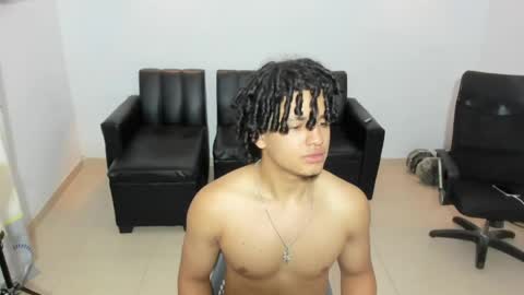 Snapshot of samxx_muscle chatting on 05-17-26, 11:39 samxx_muscle online show from 05-17-26, 11:39