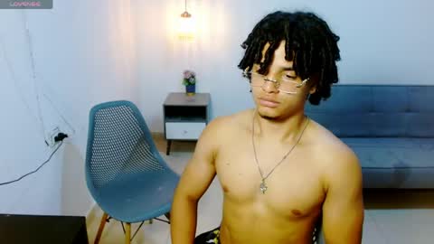 Snapshot of samxx_muscle chatting on 05-20-26, 10:21 samxx_muscle online show from 05-20-26, 10:21