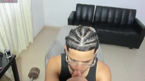 Snapshot of samxx_muscle chatting on 05-24-26, 01:16 samxx_muscle online show from 05-24-26, 01:16