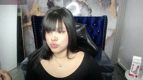 Snapshot of samy_collen_v chatting on 05-15-26, 01:18 Samy online show from 05-15-26, 01:18
