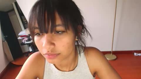 Snapshot of samy_jonnes_ chatting on 01-11-26, 10:15 Hello I am absent due to a family calamity I will return soon-hola estoy ausente por un problema familiar volvere pronto. online show from 01-11-26, 10:15