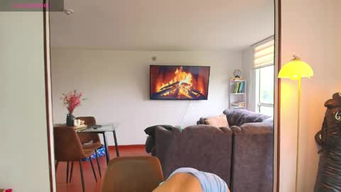 Hello I am absent due to a family calamity I will return soon-hola estoy ausente por un problema familiar volvere pronto. online show from 04-21-26, 09:50