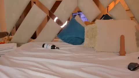 Snapshot of samy_ross_ chatting on 01-11-25, 05:40 Find me at when im offline here. online show from 01-11-25, 05:40