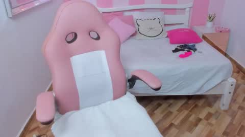 Snapshot of samy_ross_ chatting on 10-04-25, 06:28 Find me at when im offline here. online show from 10-04-25, 06:28