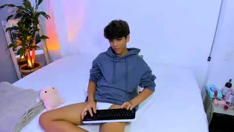 Sammy online show from 06-25-26, 03:06