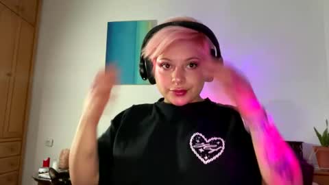 Snapshot of samymoon3 chatting on 12-03-25, 07:05 Samymoon online show from 12-03-25, 07:05