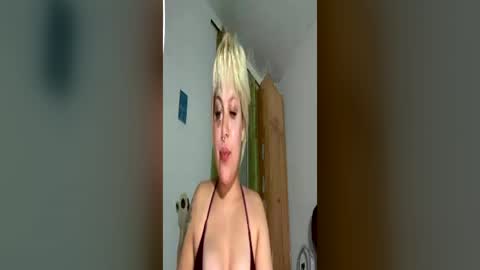 Snapshot of samymoon3 chatting on 06-15-26, 02:30 Samymoon online show from 06-15-26, 02:30