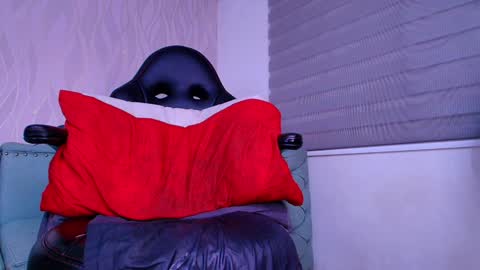 Snapshot of samyy_0 chatting on 12-23-24, 03:12 Samyy cole online show from 12-23-24, 03:12