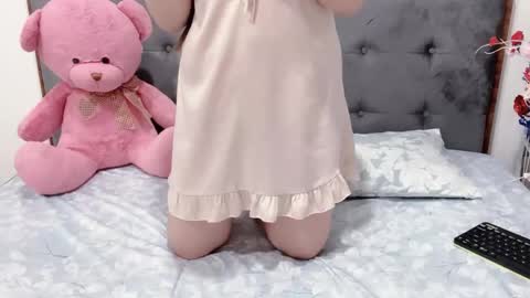 sanami_sian_ online show from 05-12-26, 01:14