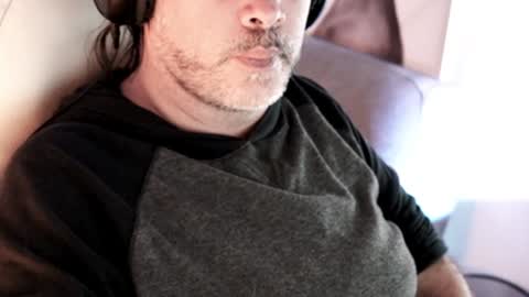 Snapshot of sanders_white chatting on 01-15-25, 01:56 Sanders online show from 01-15-25, 01:56