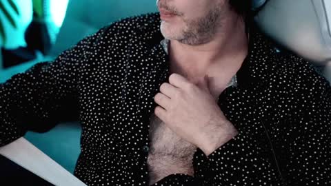 Snapshot of sanders_white chatting on 02-05-25, 03:34 Sanders online show from 02-05-25, 03:34