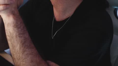 Snapshot of sanders_white chatting on 02-25-25, 05:52 Sanders online show from 02-25-25, 05:52