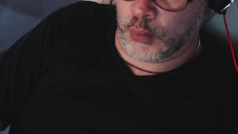 Snapshot of sanders_white chatting on 02-26-25, 06:37 Sanders online show from 02-26-25, 06:37