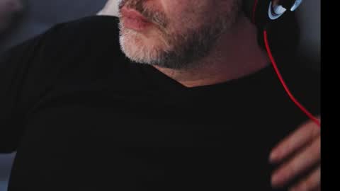 Snapshot of sanders_white chatting on 02-27-25, 02:53 Sanders online show from 02-27-25, 02:53