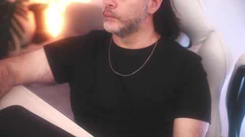 Snapshot of sanders_white chatting on 03-03-25, 05:07 Sanders online show from 03-03-25, 05:07