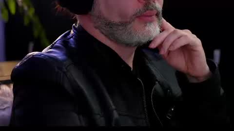 Snapshot of sanders_white chatting on 09-11-25, 11:38 Sanders online show from 09-11-25, 11:38