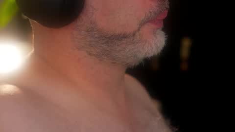 Snapshot of sanders_white chatting on 09-18-25, 01:57 Sanders online show from 09-18-25, 01:57