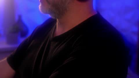 Snapshot of sanders_white chatting on 10-06-25, 03:59 Sanders online show from 10-06-25, 03:59