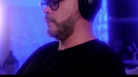 Snapshot of sanders_white chatting on 12-19-25, 01:56 Sanders online show from 12-19-25, 01:56