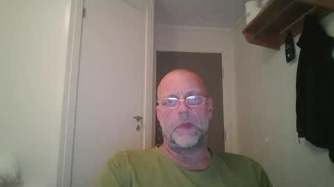 sandnesrune523 online show from 11-18-25, 06:45