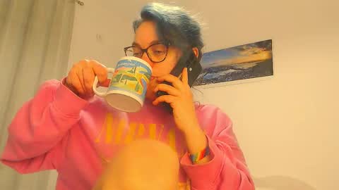 Snapshot of sandra10031989 chatting on 01-12-26, 05:51 Sandra online show from 01-12-26, 05:51