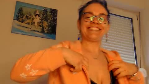 Snapshot of sandra10031989 chatting on 02-21-26, 03:13 Sandra online show from 02-21-26, 03:13