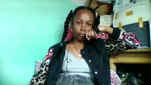 sandra1253099 online show from 10-03-25, 07:22