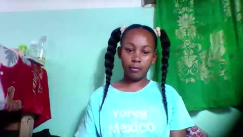 sandra1253099 online show from 11-04-25, 05:34