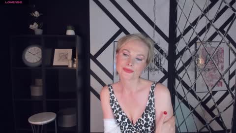 Snapshot of sandra_kind chatting on 02-08-25, 08:52 Sandra online show from 02-08-25, 08:52