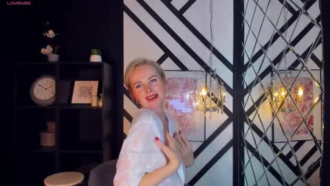 Snapshot of sandra_kind chatting on 02-09-25, 08:44 Sandra online show from 02-09-25, 08:44