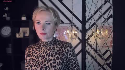 Snapshot of sandra_kind chatting on 02-12-25, 05:37 Sandra online show from 02-12-25, 05:37