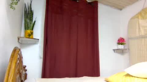 Snapshot of sandra_milly chatting on 06-20-26, 08:17 sandra online show from 06-20-26, 08:17