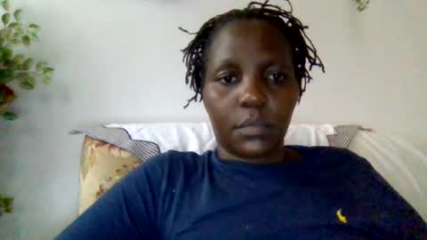 Snapshot of sandra_milly chatting on 06-26-26, 05:23 sandra online show from 06-26-26, 05:23