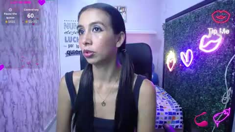 Snapshot of sandra_petite19 chatting on 07-12-26, 04:03 sandra online show from 07-12-26, 04:03