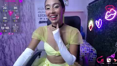 Snapshot of sandra_petite19 chatting on 07-12-26, 10:34 sandra online show from 07-12-26, 10:34