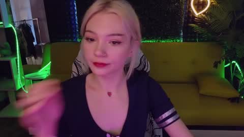 Sandy  online show from 01-31-25, 04:14